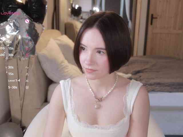 -FemaleEssence- Sex Cam Show