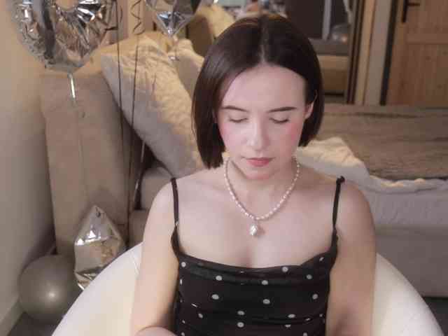 MissEssie webcam