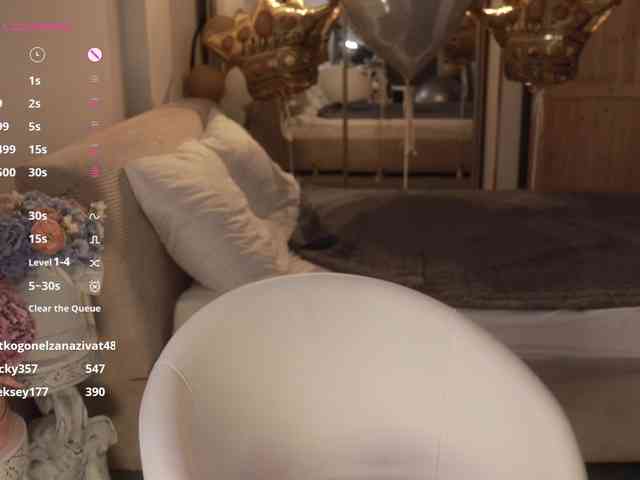 MissEssie webcam