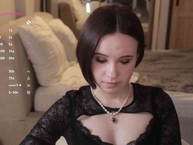 -FemaleEssence- Sex Cam Show
