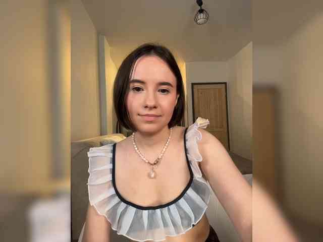 MissEssie webcam