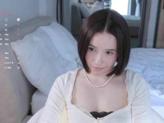 该模特正在直播。 -FemaleEssence-