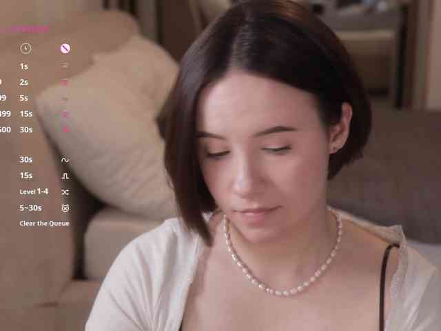 Модель: MissEssie