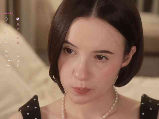 Модель: MissEssie