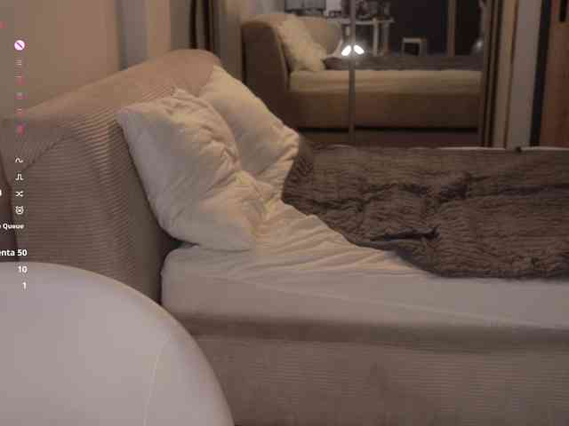 MissEssie webcam
