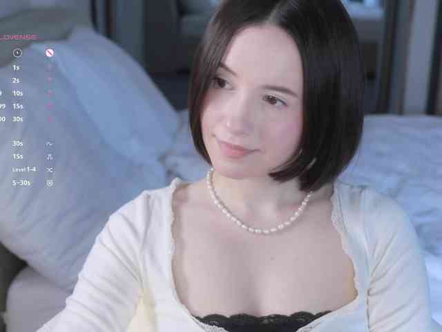 该模特正在直播。 -FemaleEssence-