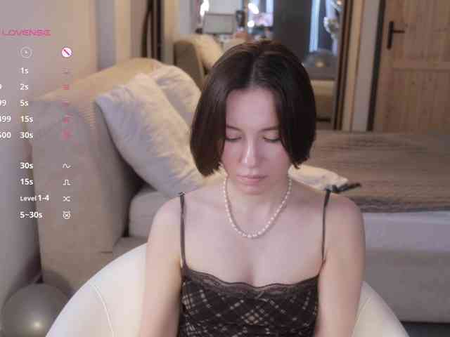 -FemaleEssence- Sex Cam Show