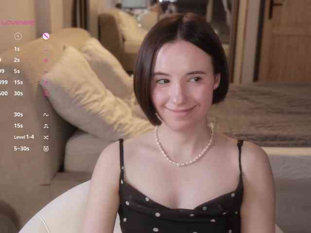 Модель: MissEssie