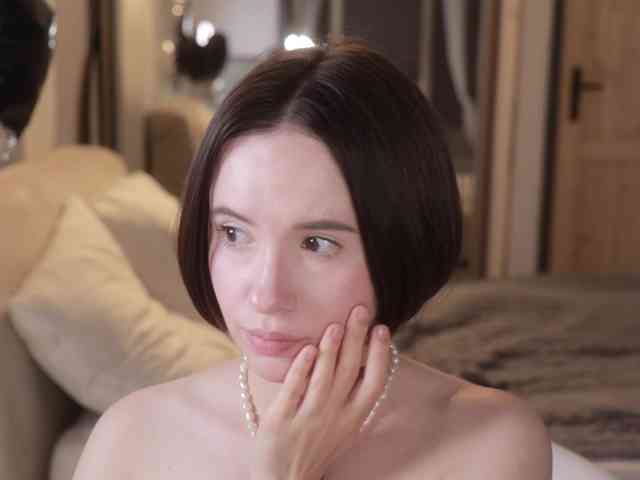 -FemaleEssence- Sex Cam Show
