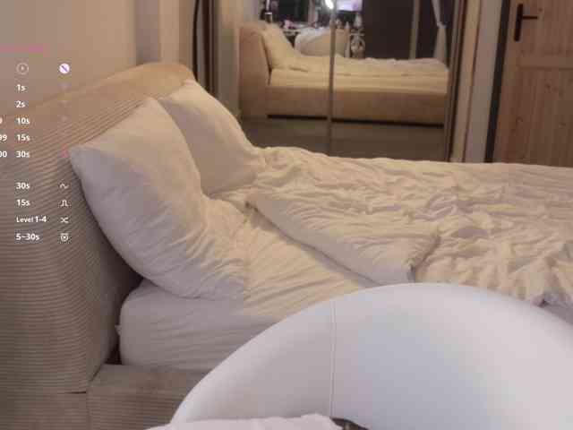 MissEssie webcam
