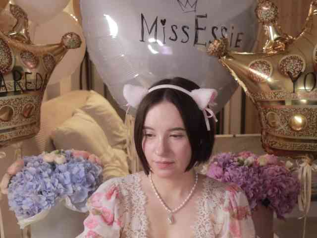 Модель: MissEssie