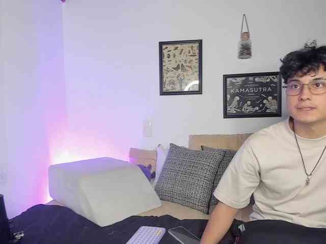 CharlotteMeCouple webcam
