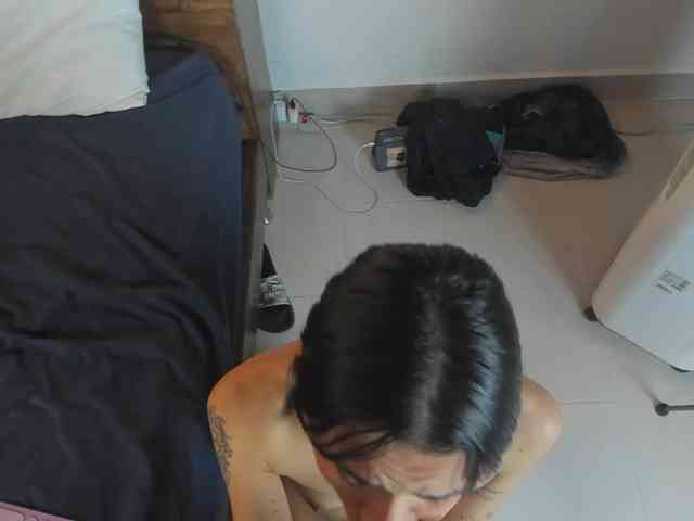 charlottemecouple's live room