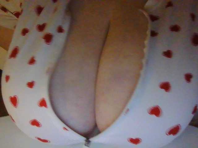 Zlaya_Mamulka_Suka live cam preview