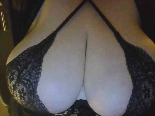 Zlaya_Mamochka_suka webcam