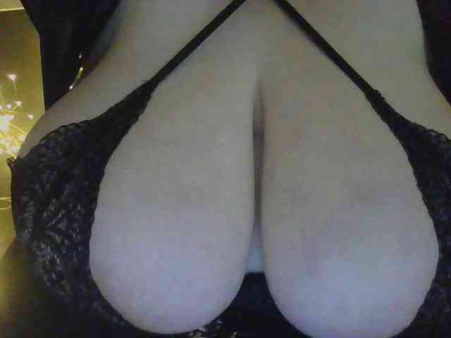 Zlaya_Mamochka_suka webcam