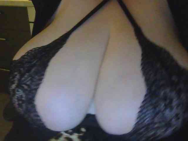 Zlaya_Mamochka_suka webcam