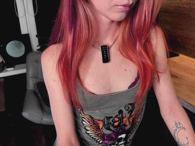 Na-izi live cam on BongaCams