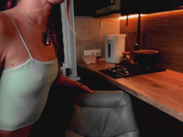 Na-izi live cam on BongaCams