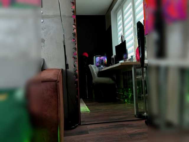Na-izi live cam on BongaCams