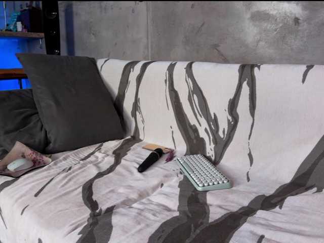 Na-izi live cam on BongaCams