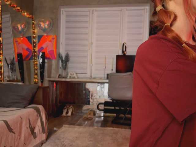 le modèle Na-izi est en webcam porno dans un show sur le site bongacams, il possède les tags suivants: White/Caucasian,Redhead,Shaved