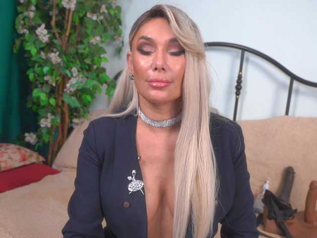 IsadoraDunkan live cam on BongaCams