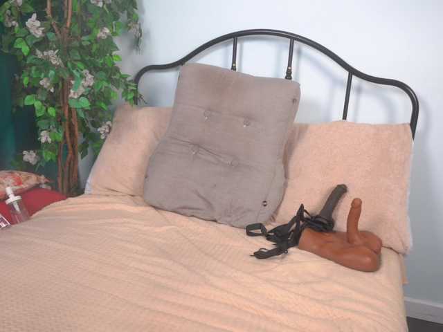 IsadoraDunkan's BongaCams show and profile