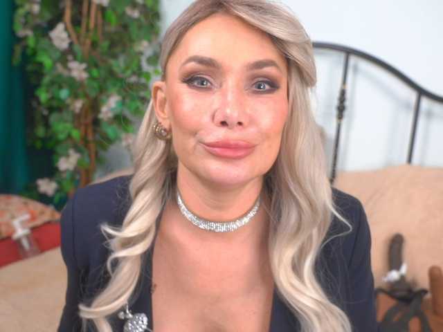 IsadoraDunkan live cam on BongaCams