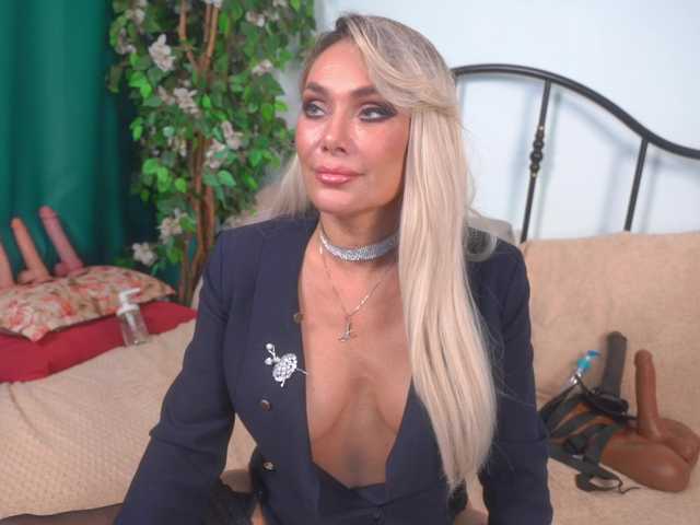IsadoraDunkan live cam on BongaCams