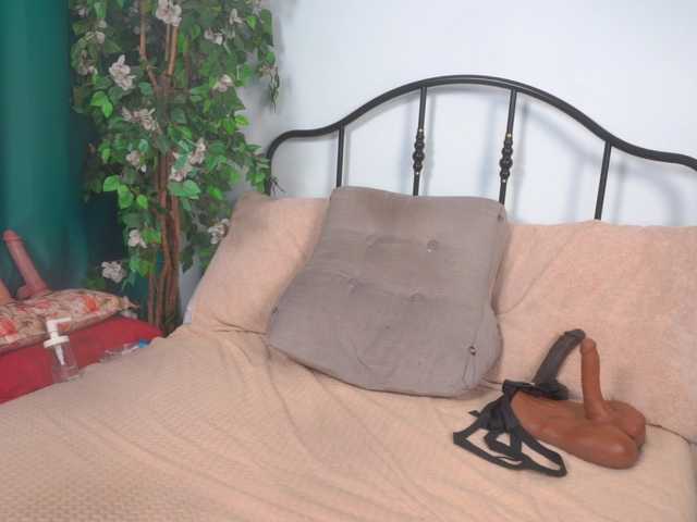 IsadoraDunkan's BongaCams show and profile