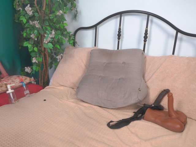 IsadoraDunkan's BongaCams show and profile