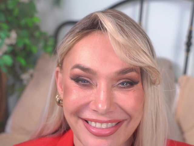 IsadoraDunkan's BongaCams show and profile