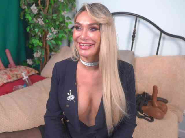 IsadoraDunkan Live Webcam on BongaCams