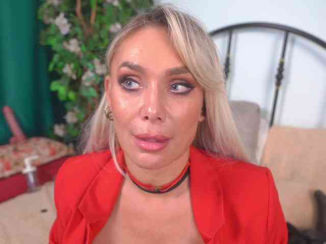 IsadoraDunkan Sex Cam Show