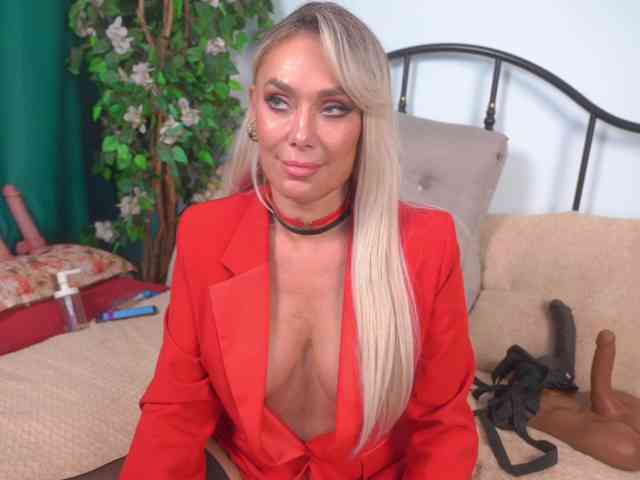 IsadoraDunkan Sex Cam Show