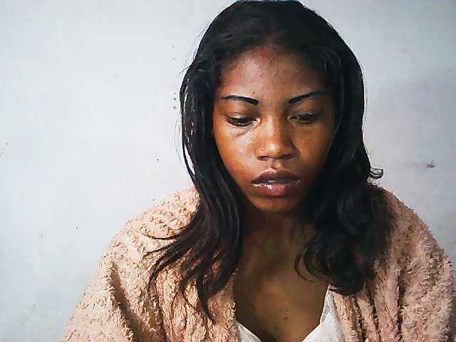 Honey699 vous attend pour discuter, flirter et plus sur bongacams