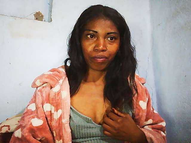 Honey699 live cam on BongaCams