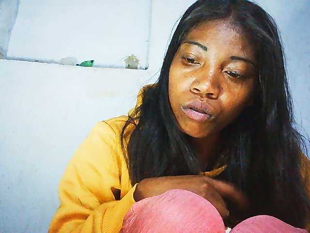 Honey699 live cam on BongaCams