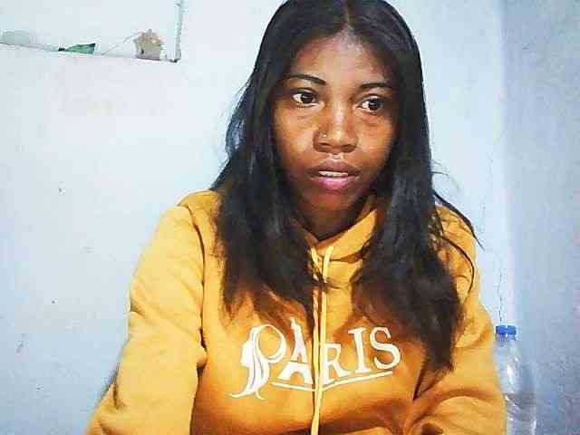 Honey699 webcam