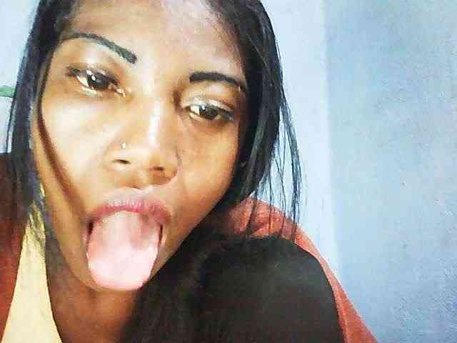 Honey699 webcam