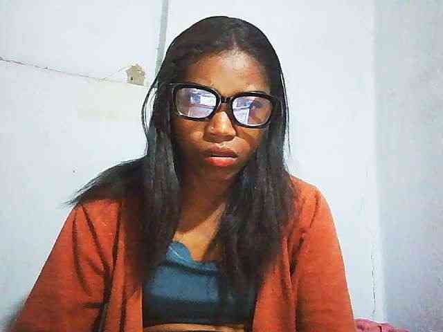 Honey699 webcam