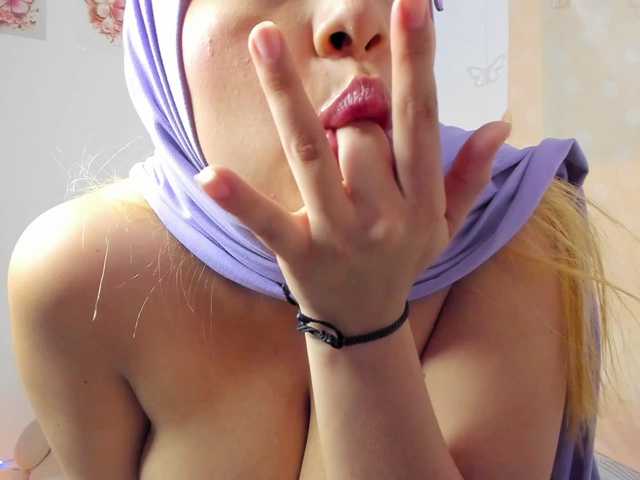 Jazmin-Kitana's BongaCams show and profile