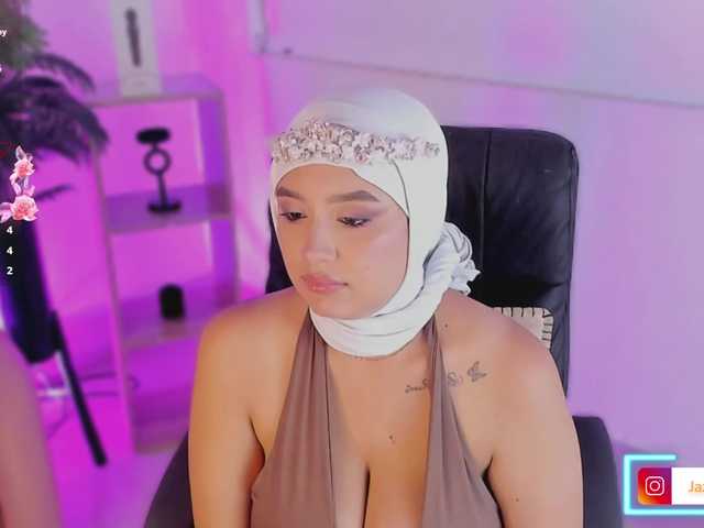 Jazmin-Kitana live cam on BongaCams
