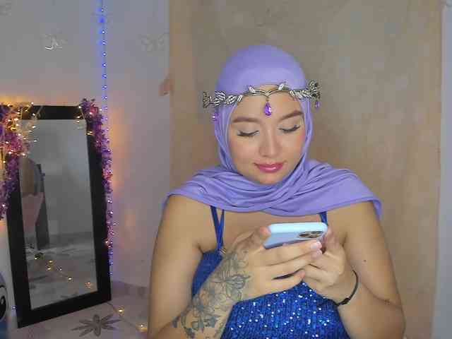 Jazmin-Kitana webcam