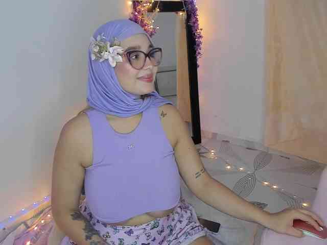 Jazmin-Kitana webcam