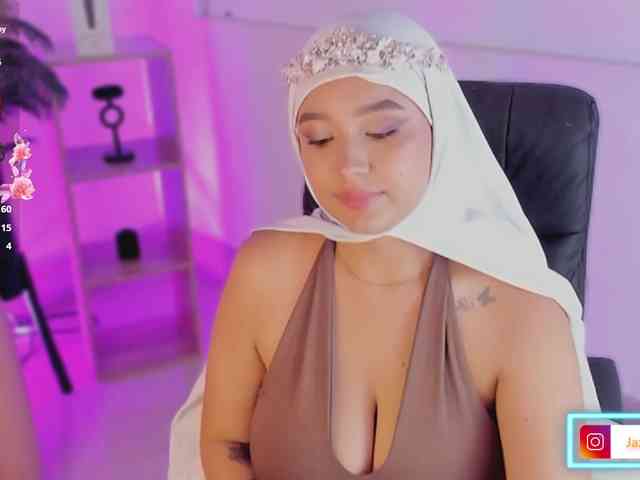 Jazmin-Kitana webcam