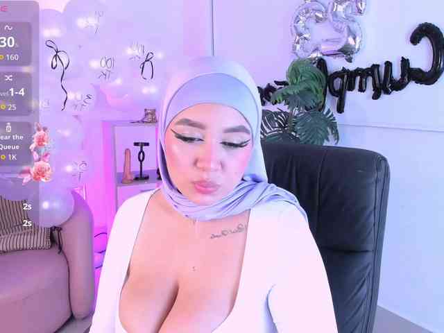Jazmin-Kitana webcam