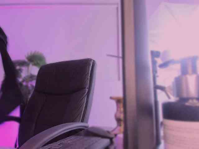Jazmin-Kitana webcam