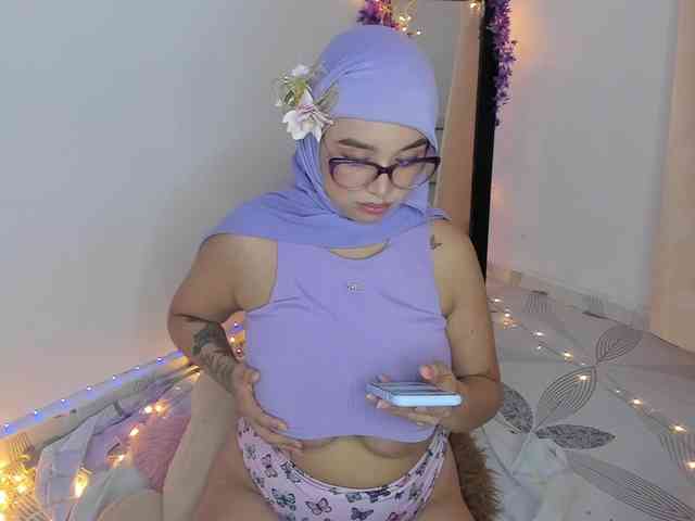 Jazmin-Kitana webcam